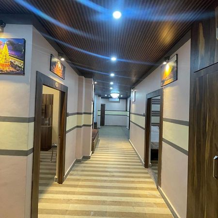 Himalaya Inn Guest House فاراناسي المظهر الخارجي الصورة