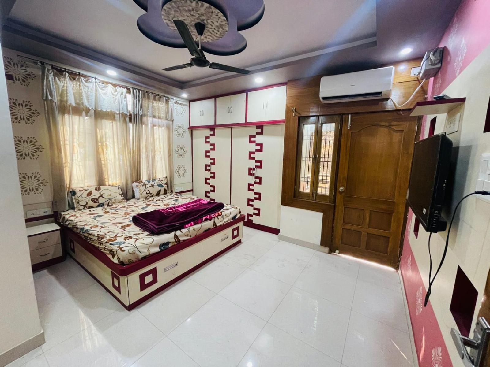 Himalaya Inn Guest House فاراناسي المظهر الخارجي الصورة